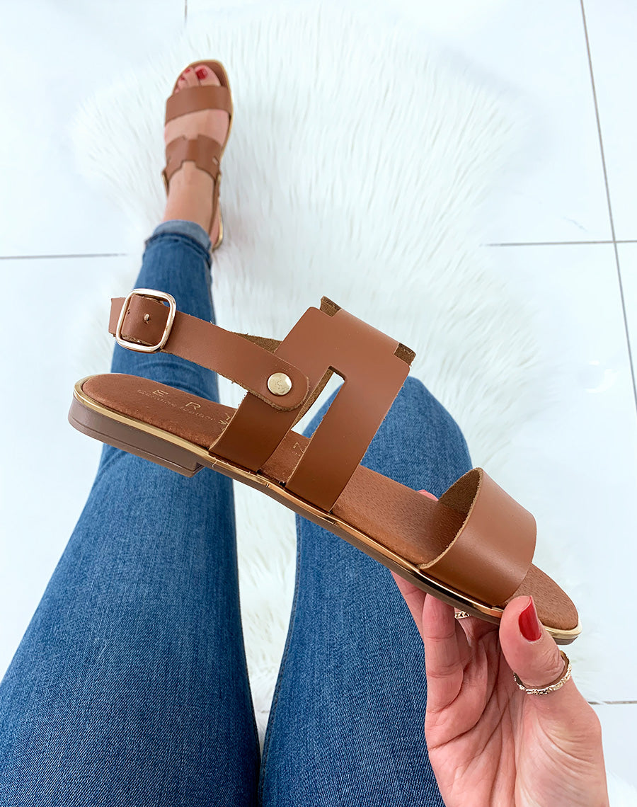 Nu-pied camel en cuir