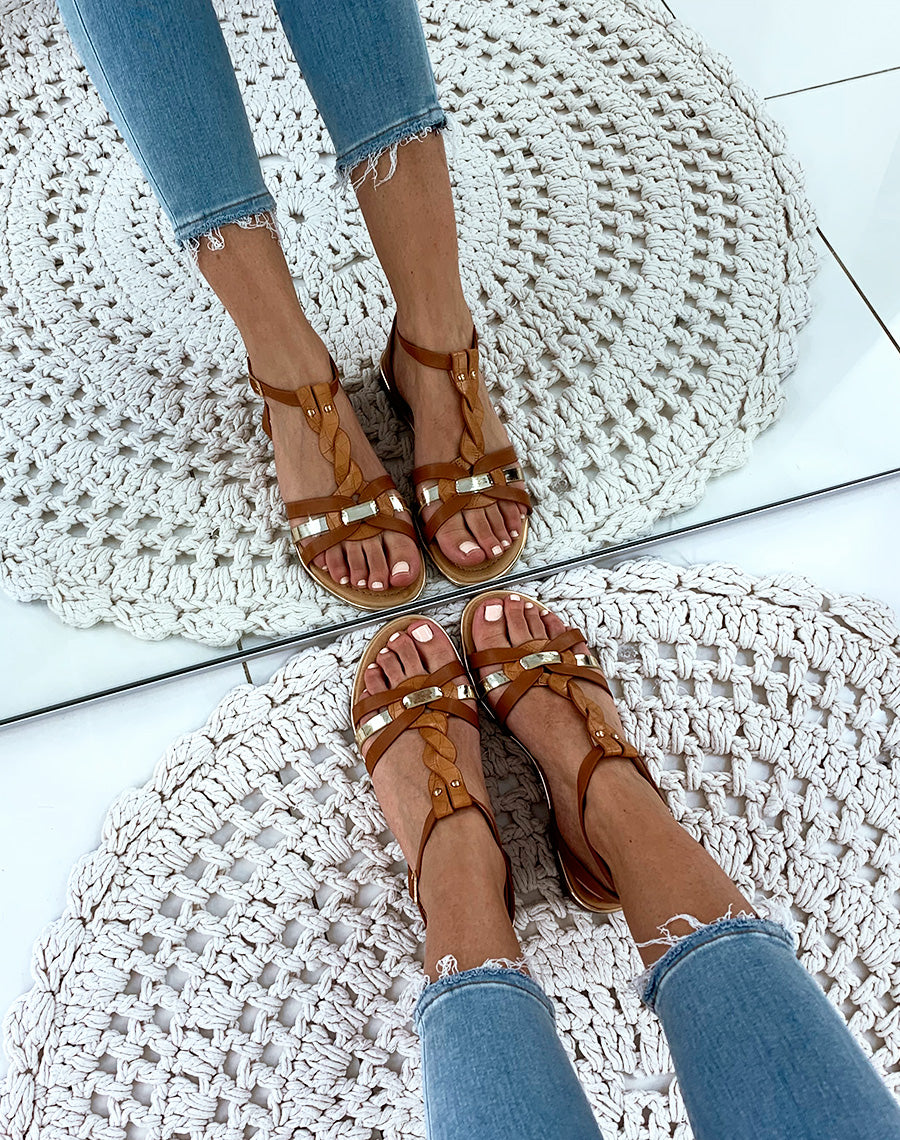 Nu-pied camel à multiples brides