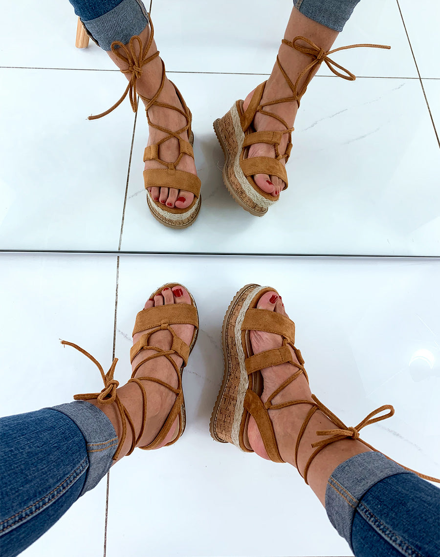 Nu-pied compensé camel