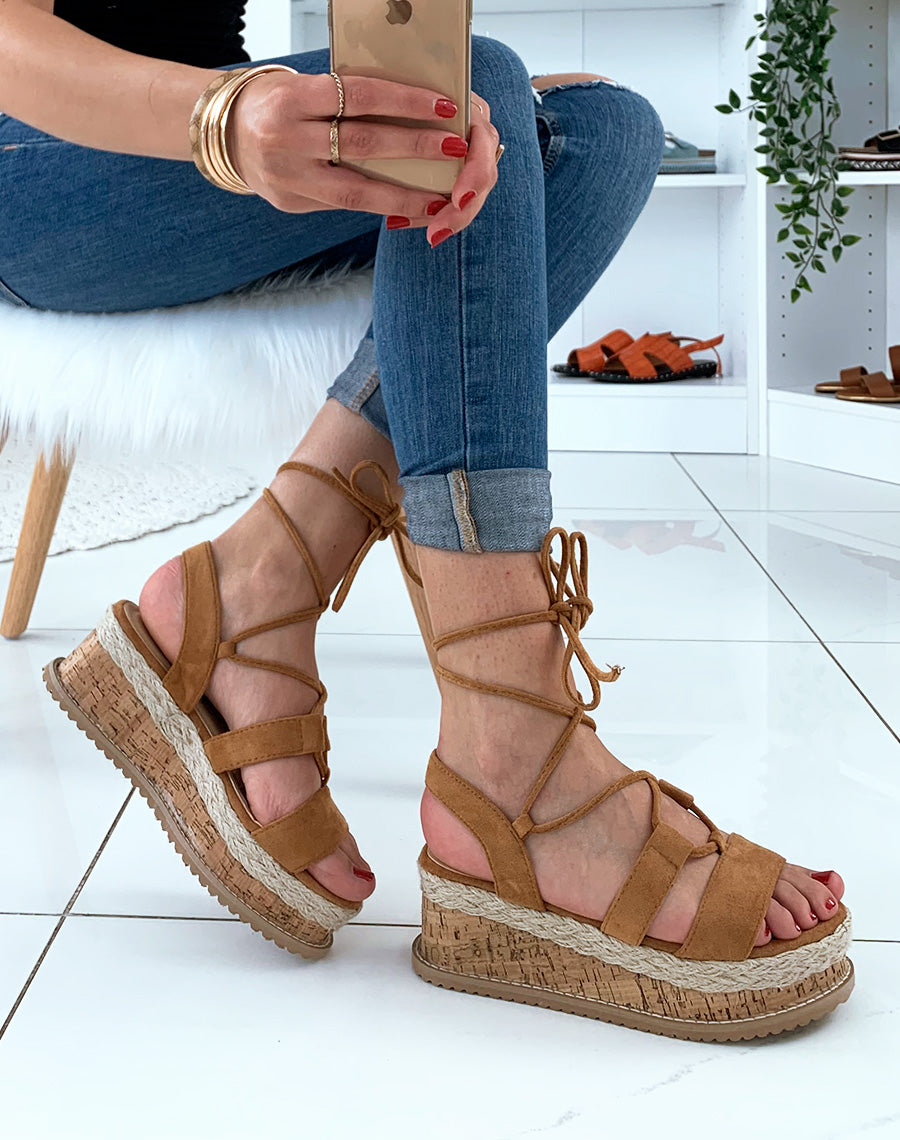 Nu-pied compensé camel