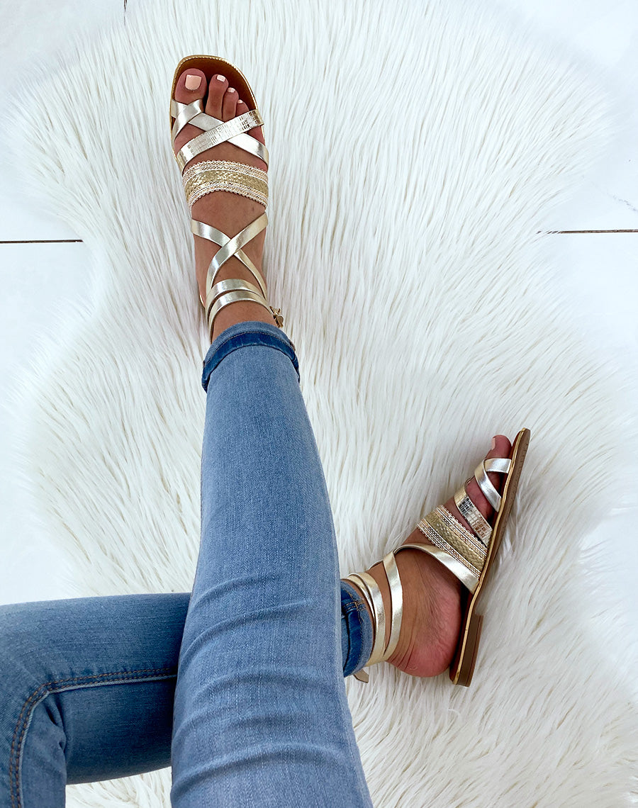 Nu-pied en cuir dorée à bride nouée