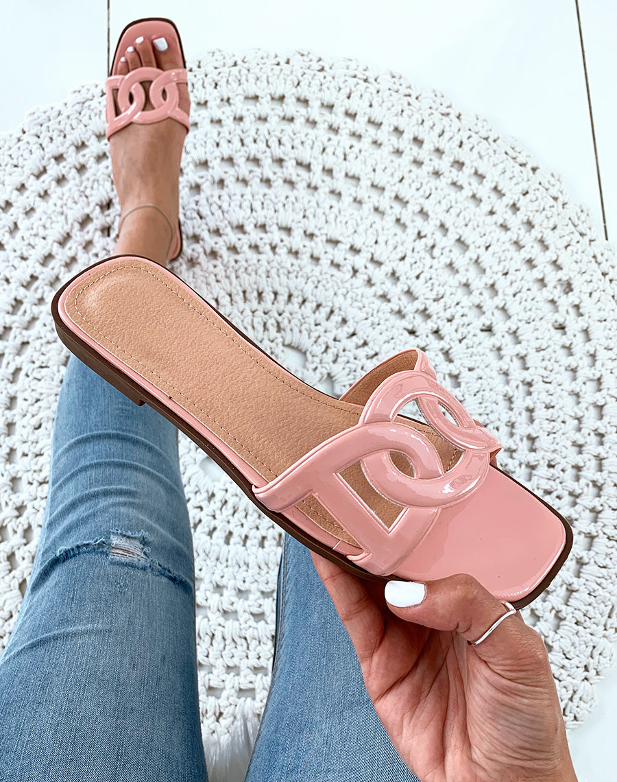 Nu-pied rose à brides boucles croisées