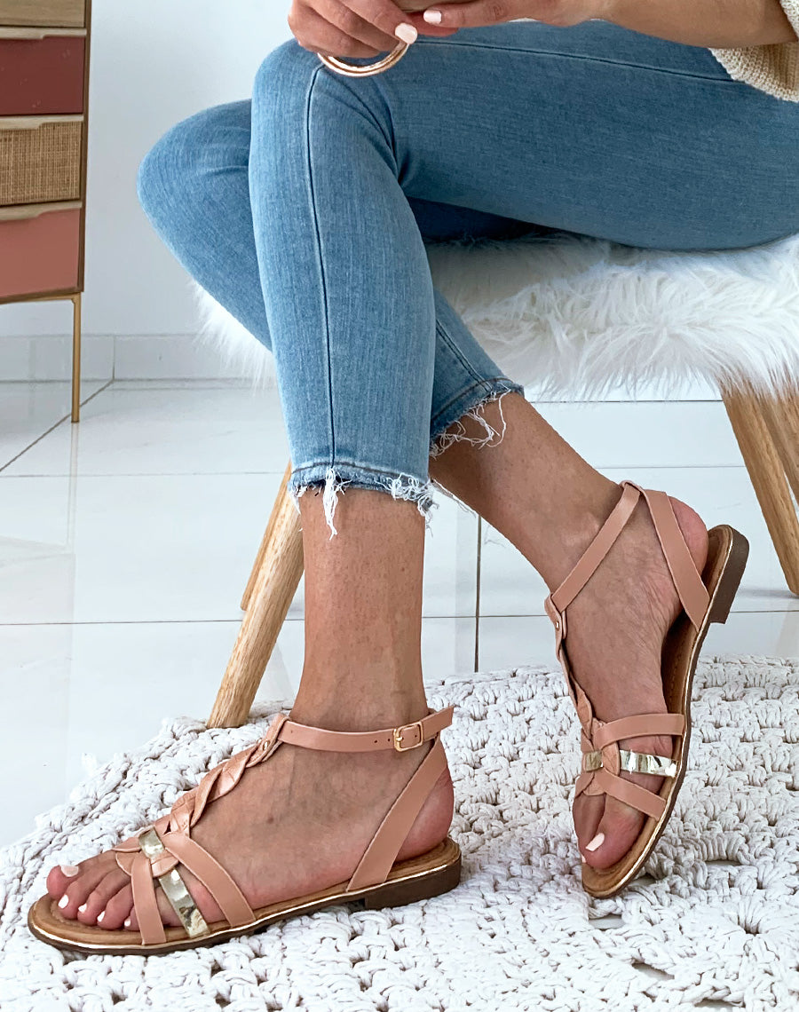 Nu-pied rose à multiples brides