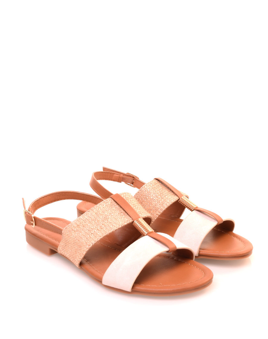 Nu-pieds beiges et en osier tressé