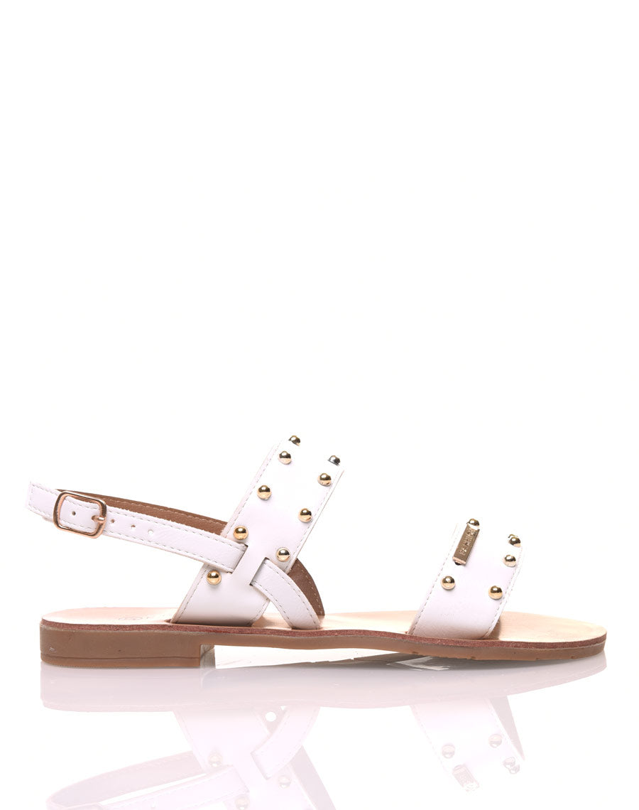 Nu-pieds blancs cloutés or
