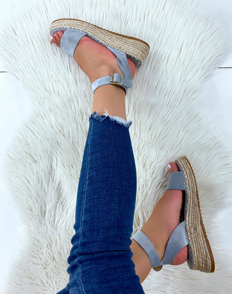 Nu-pieds bleu pastel en suédine à plateforme