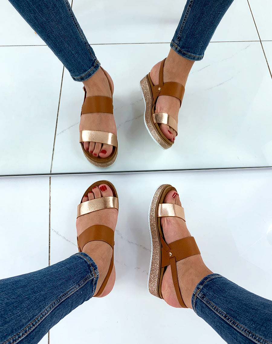 Nu-pieds camel effet serpent