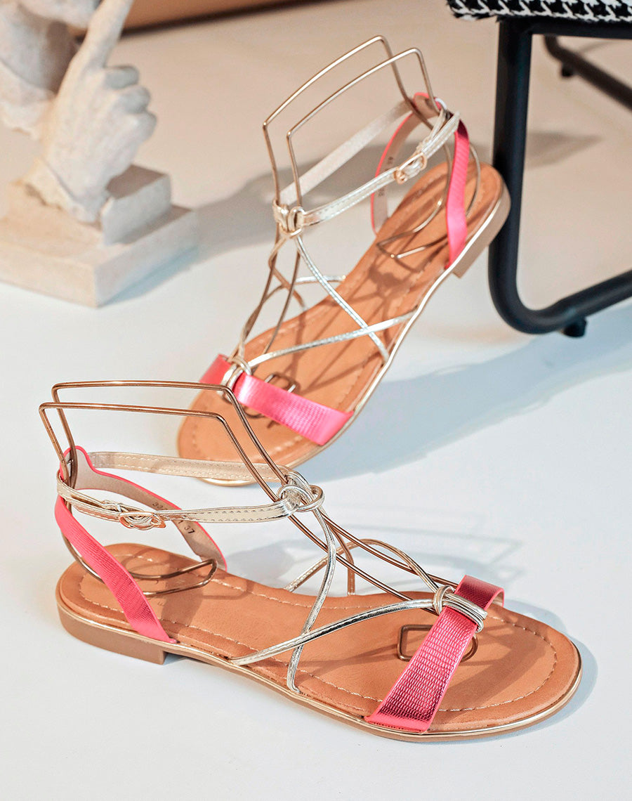 Nu-pieds à lanières roses et dorées