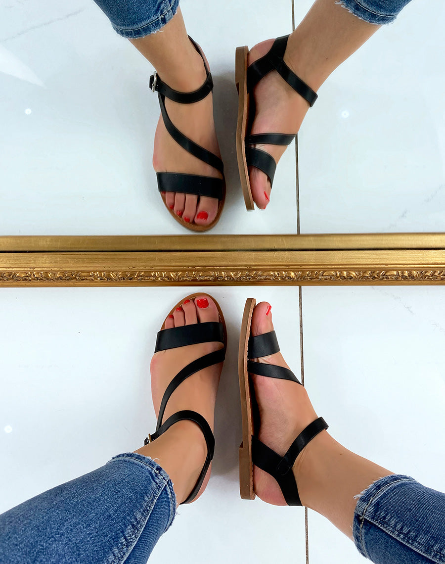 Nu-pieds noirs à brides asymétriques
