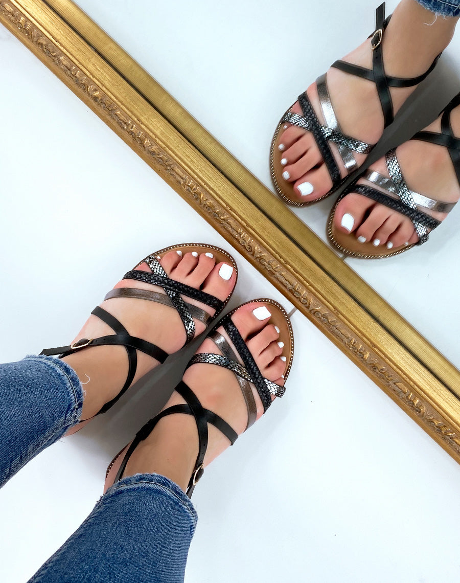 Nu-pieds noirs à brides tressées brillantes et effet python