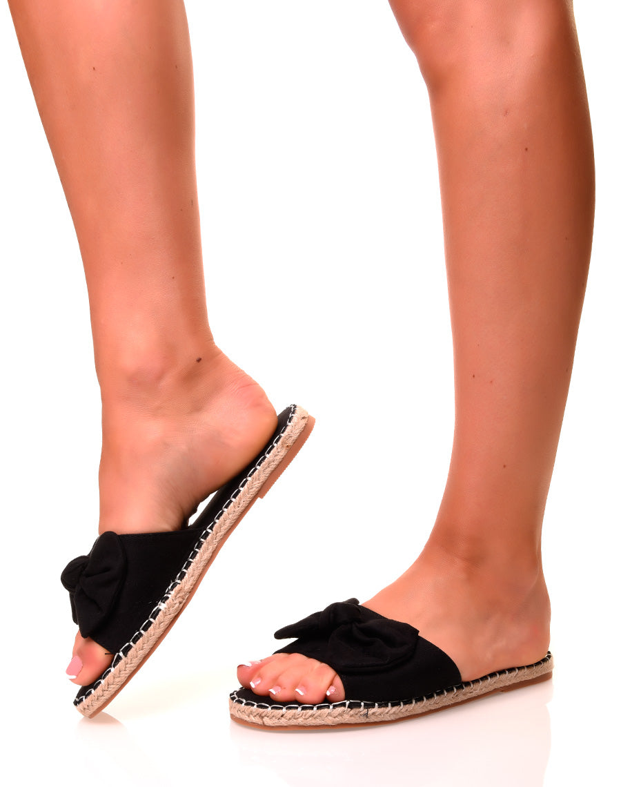 Nu-pieds noirs à noeuds