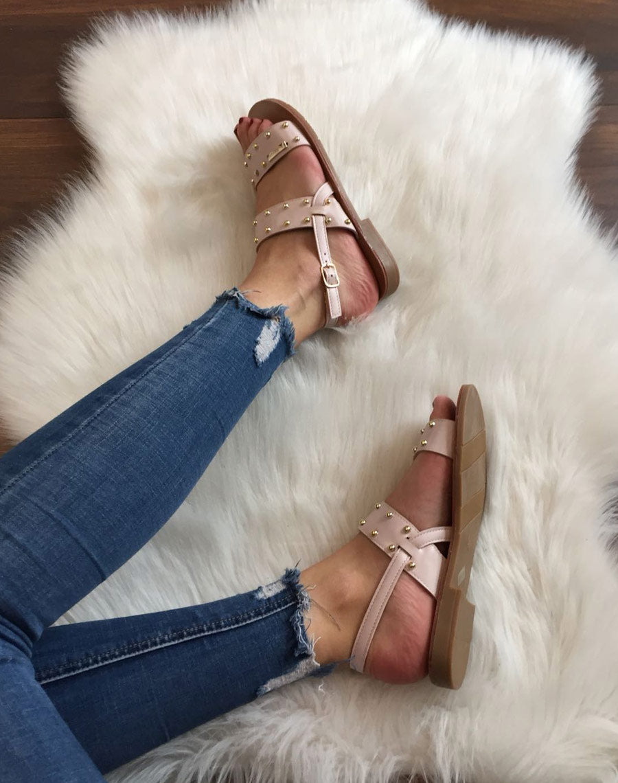 Nu-pieds roses cloutés or