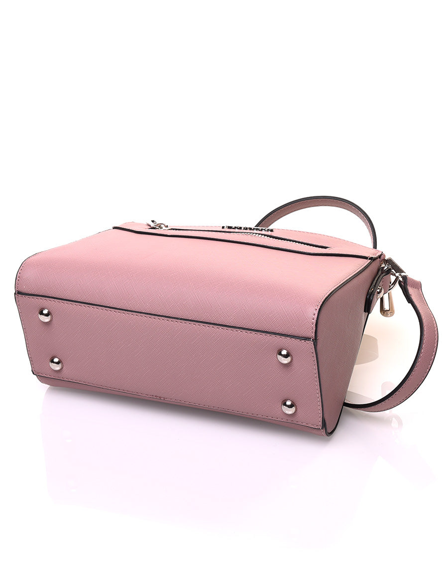 Petit sac bandoulière rectangulaire texturé vieux rose