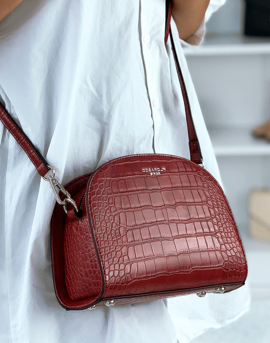 Pochette arrondie rouge effet croco