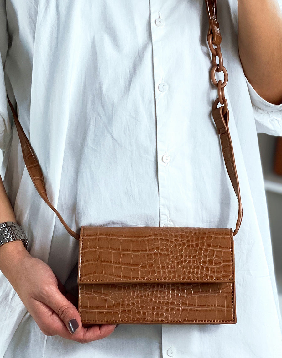 Pochette bandoulière effet croco marron