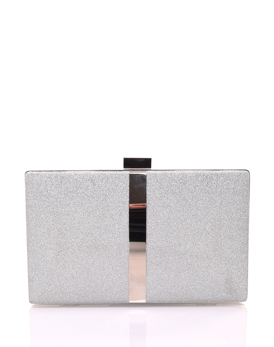 Pochette rigide en paillettes argentées et détails argentés