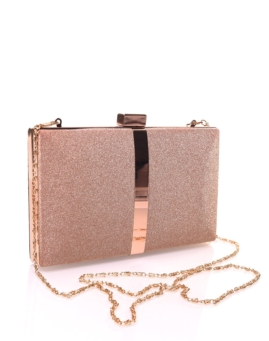 Pochette rigide en paillettes dorées et détails dorés