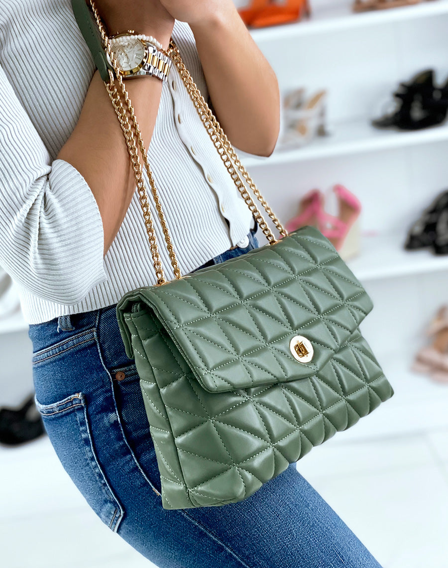 Pochette vert kaki matelassé à chaînes dorées