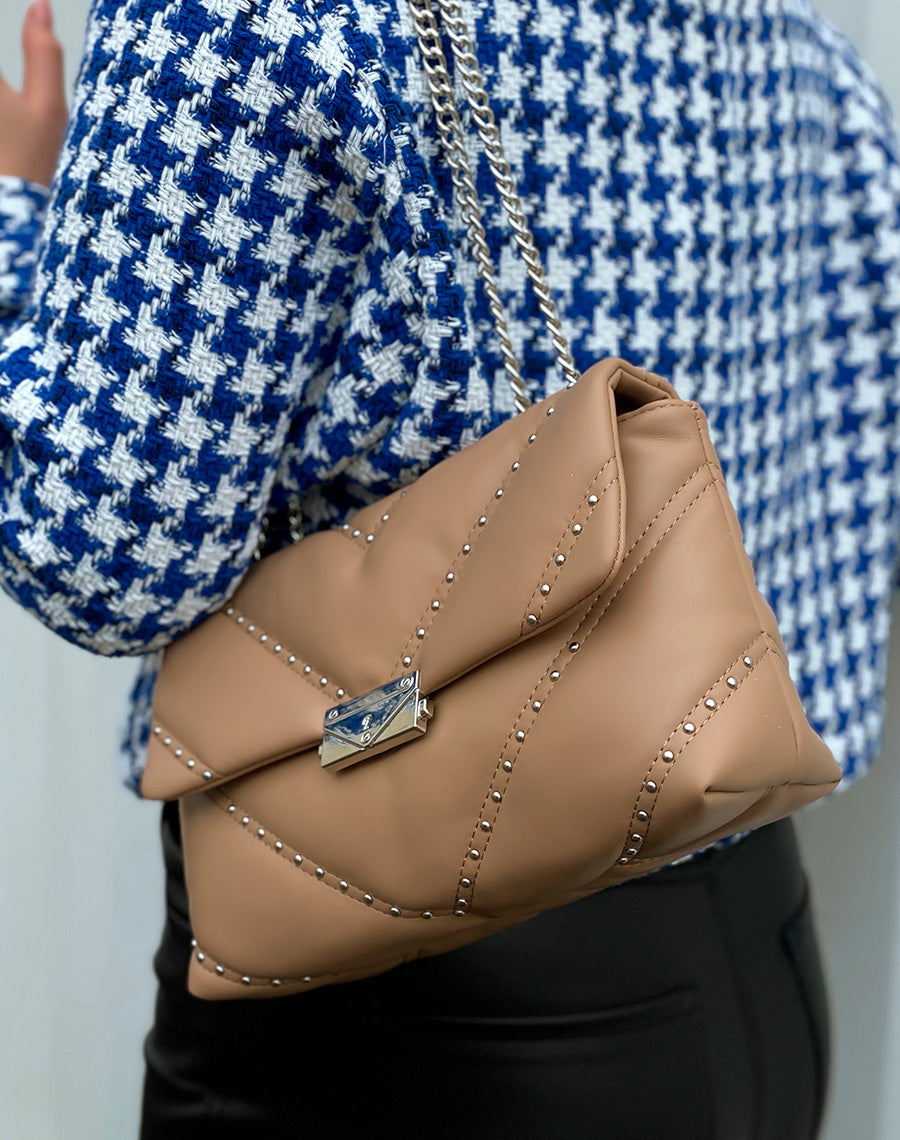 Sac bandoulière beige à clous argentés 