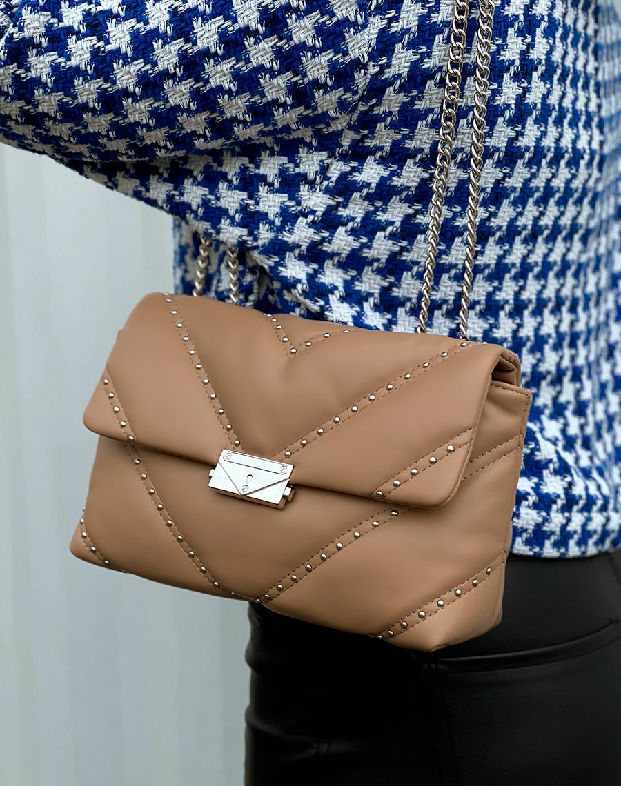 Sac bandoulière beige à clous argentés 