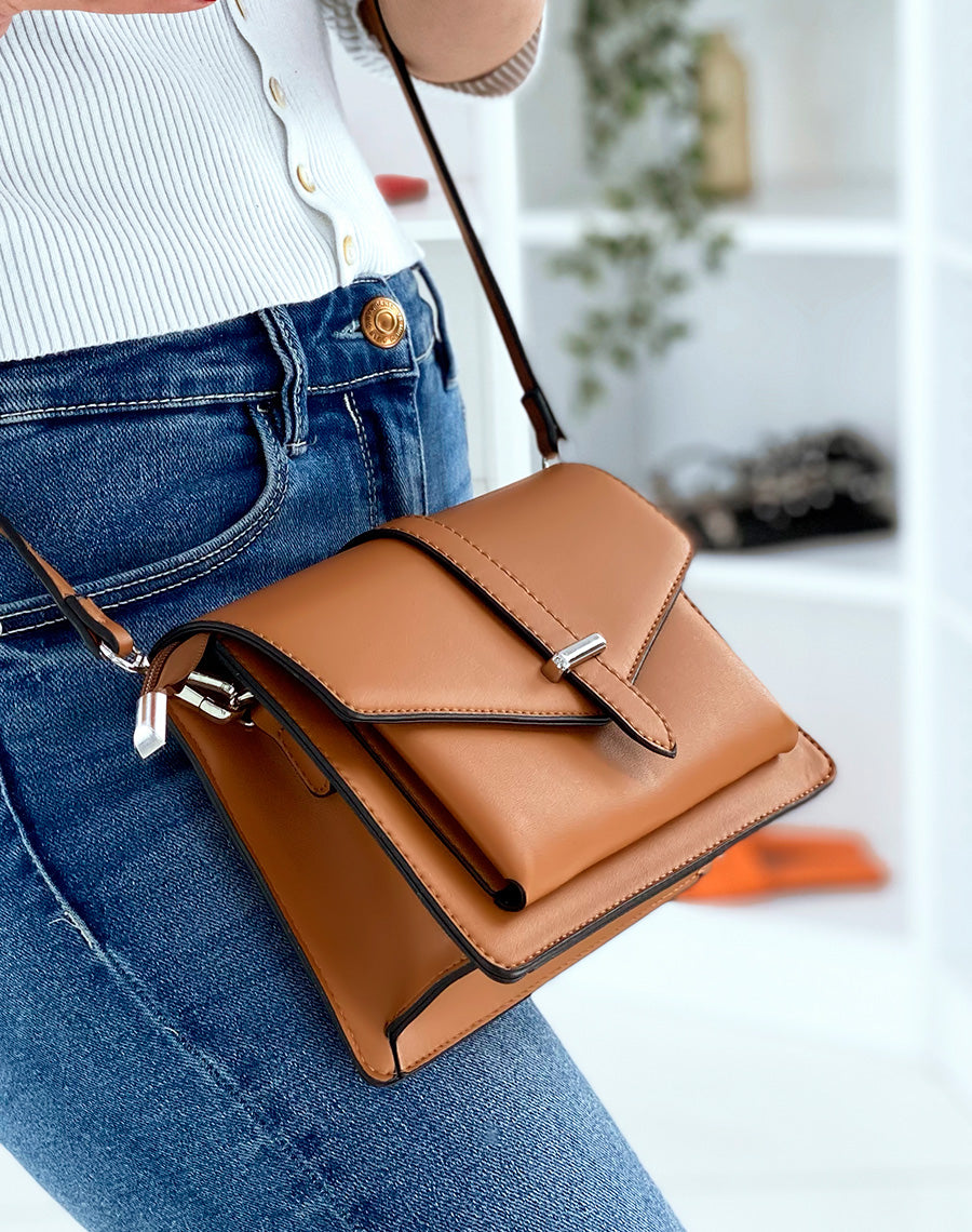 Sac à bandoulière camel à détail argenté