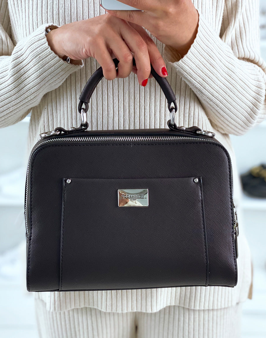 Sac chocolat porté épaule style cartable 