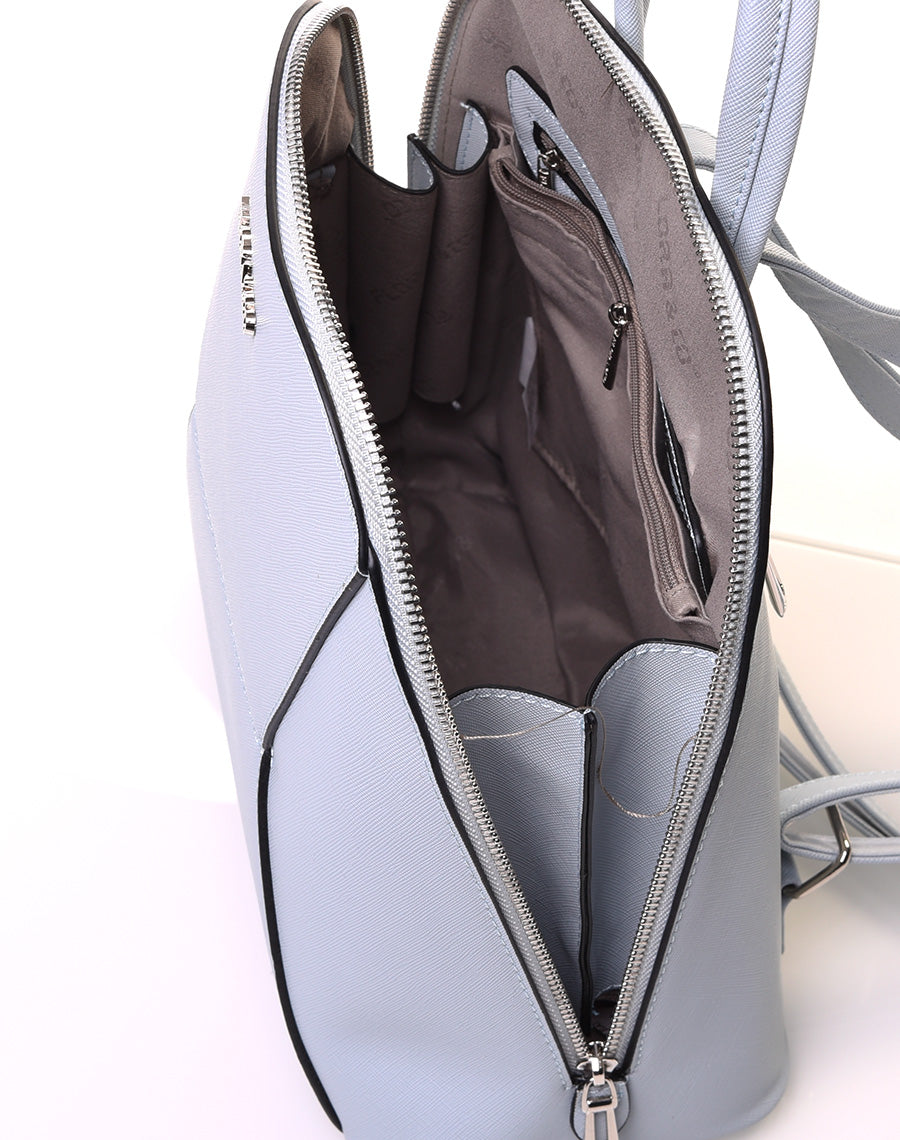 Sac à dos bleu clair arrondi à surpiqures géométriques