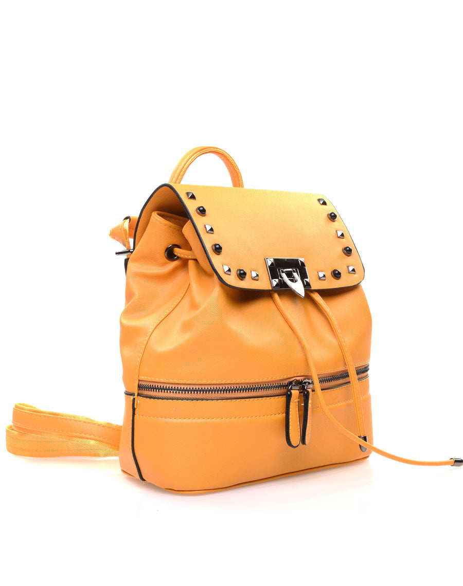 Sac à dos jaune clouté