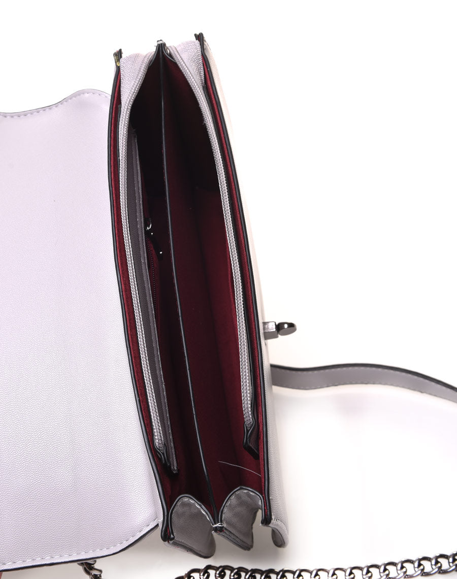 Sac en bandoulière clouté avec chaine gris