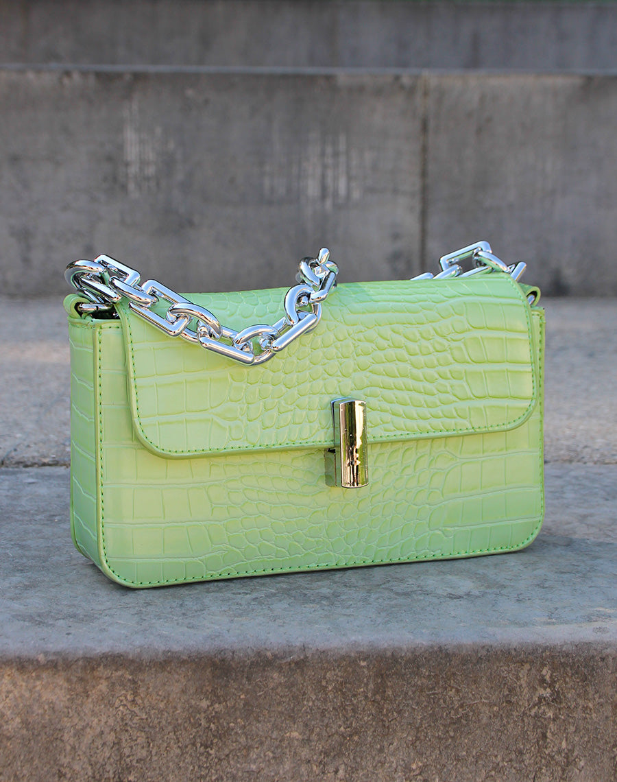 Sac en bandoulière vert pomme effet croco à chaîne