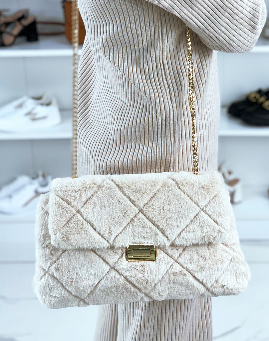 Sac à main beige fausse fourrure