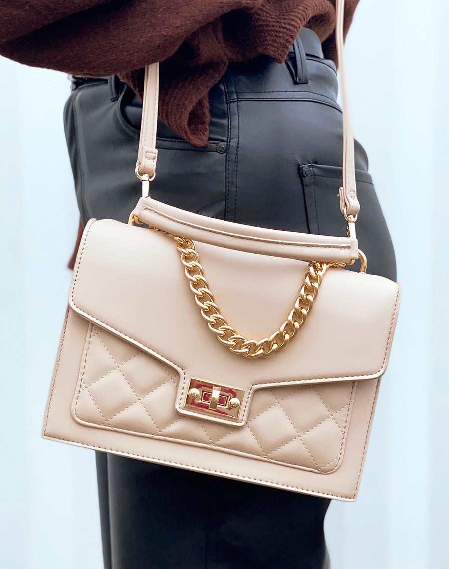 Sac à main beige style cartable à chaîne dorée