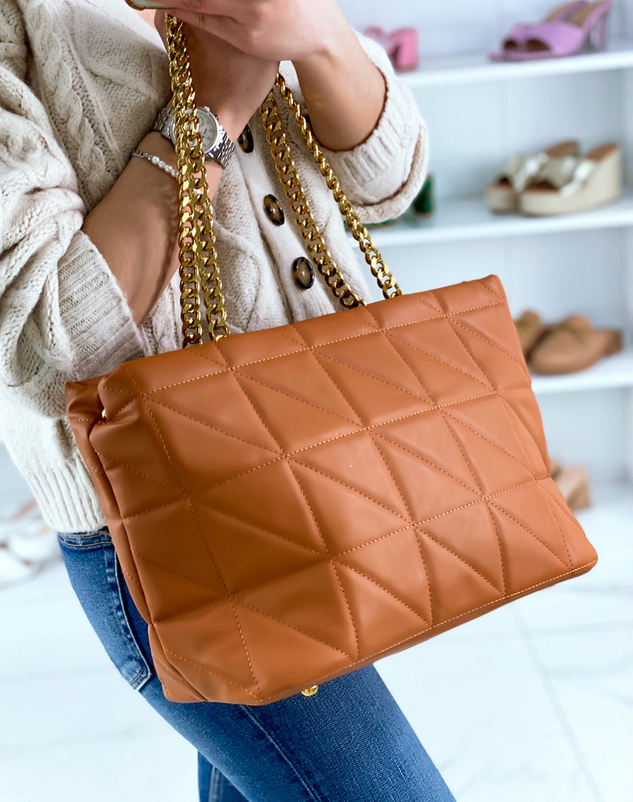 Sac à main camel matelassé à chaine dorée 