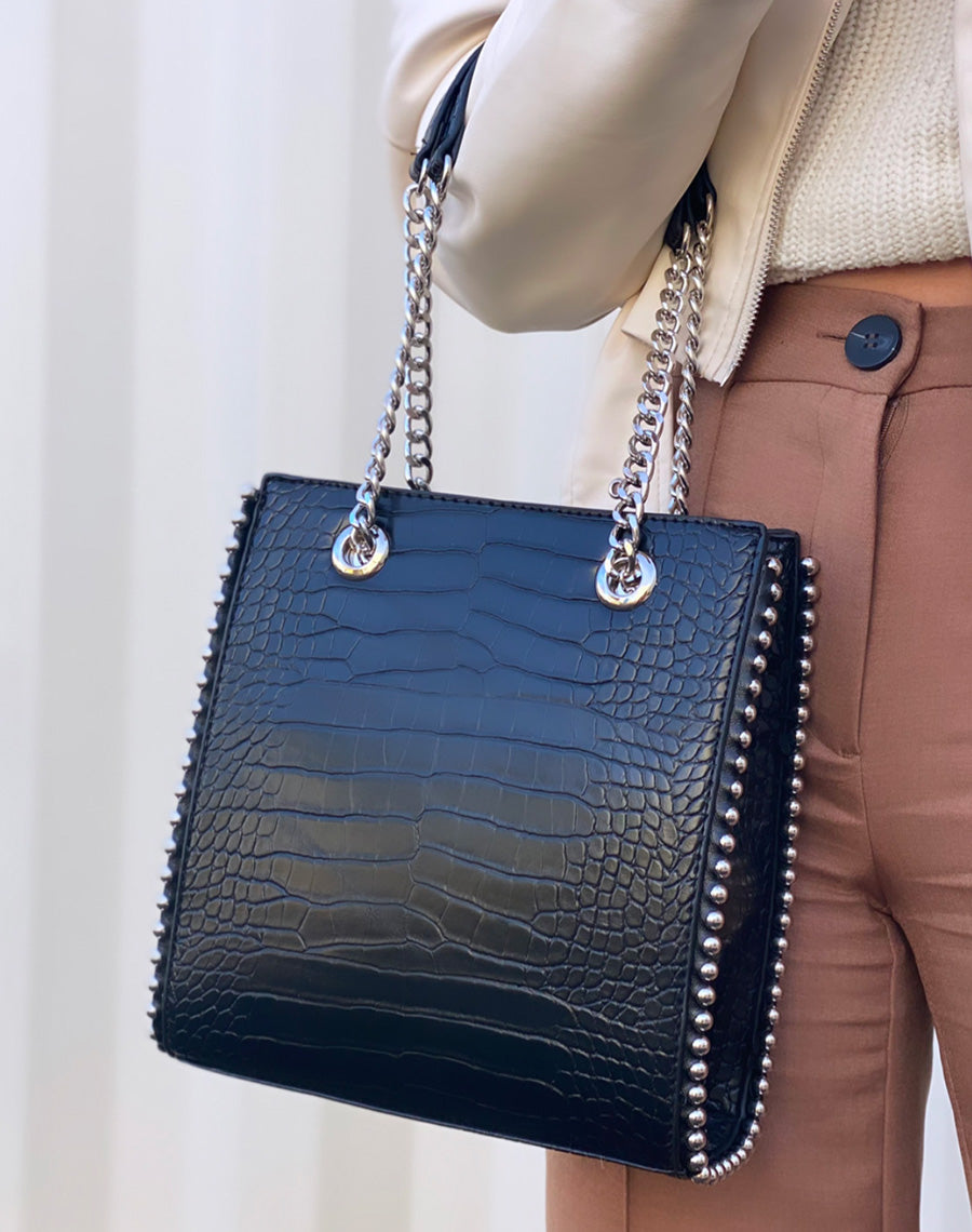 Sac à main noir effet croco à perles argentées