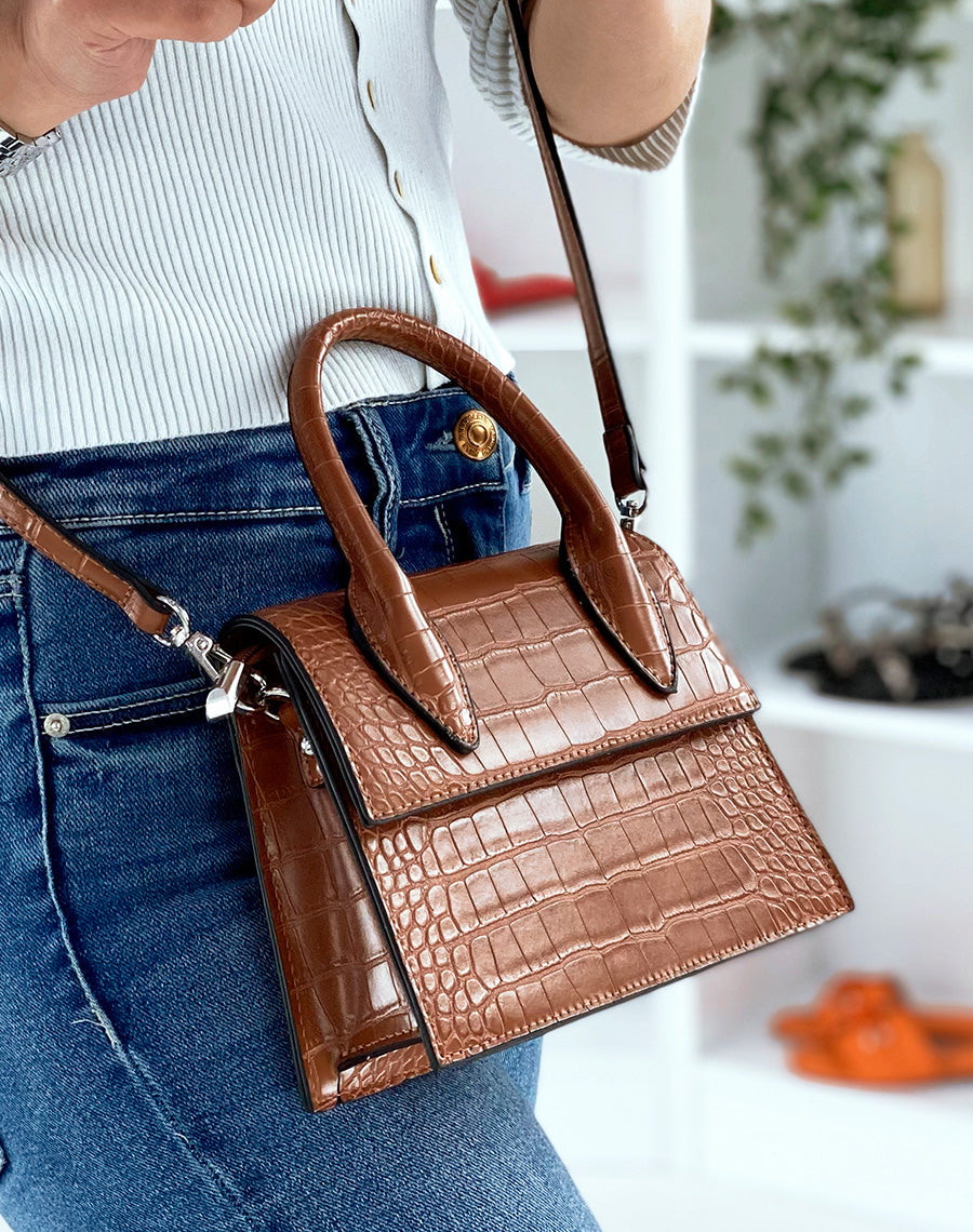 Sac à main petit trapèze camel effet croco