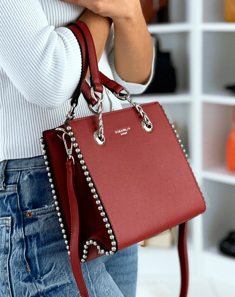 Sac à main rouge clouté
