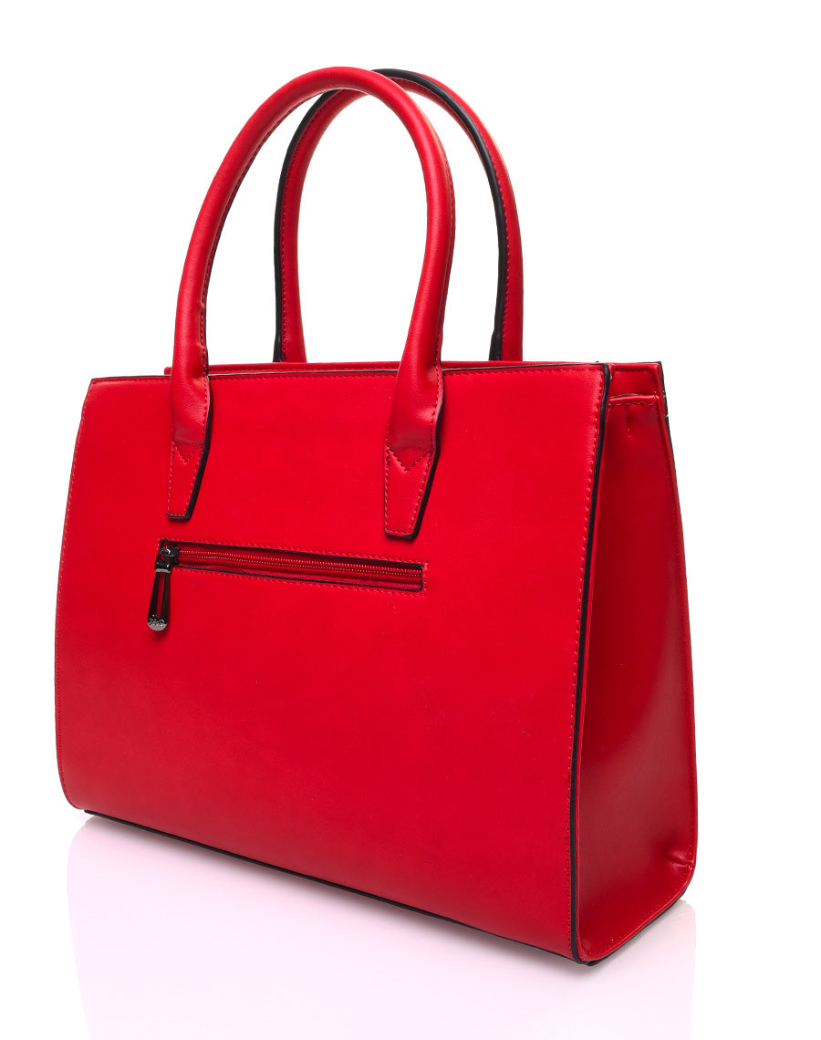 Sac à main rouge effet croco et détails chaînes