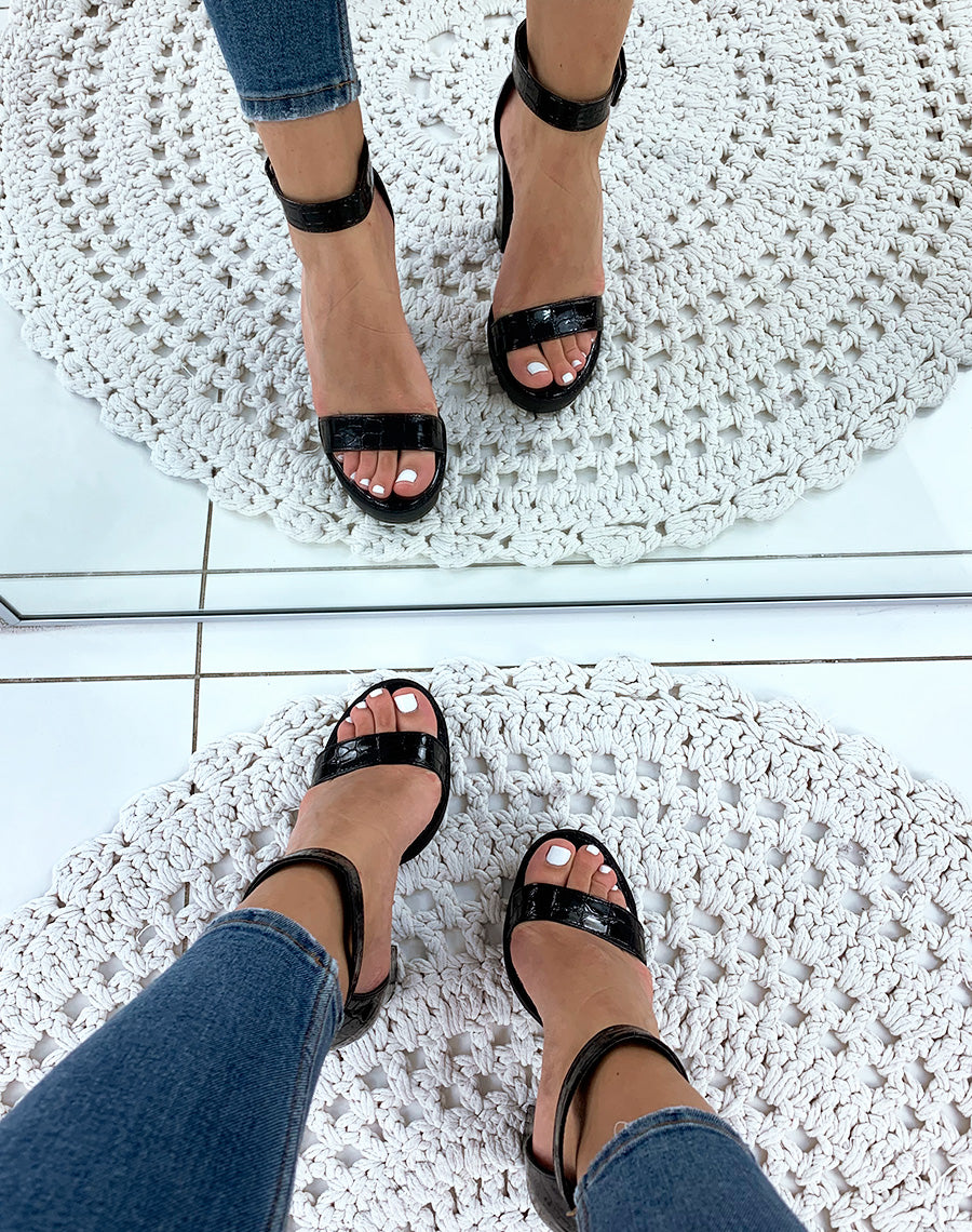 Sandale bride noire vernie effet croco