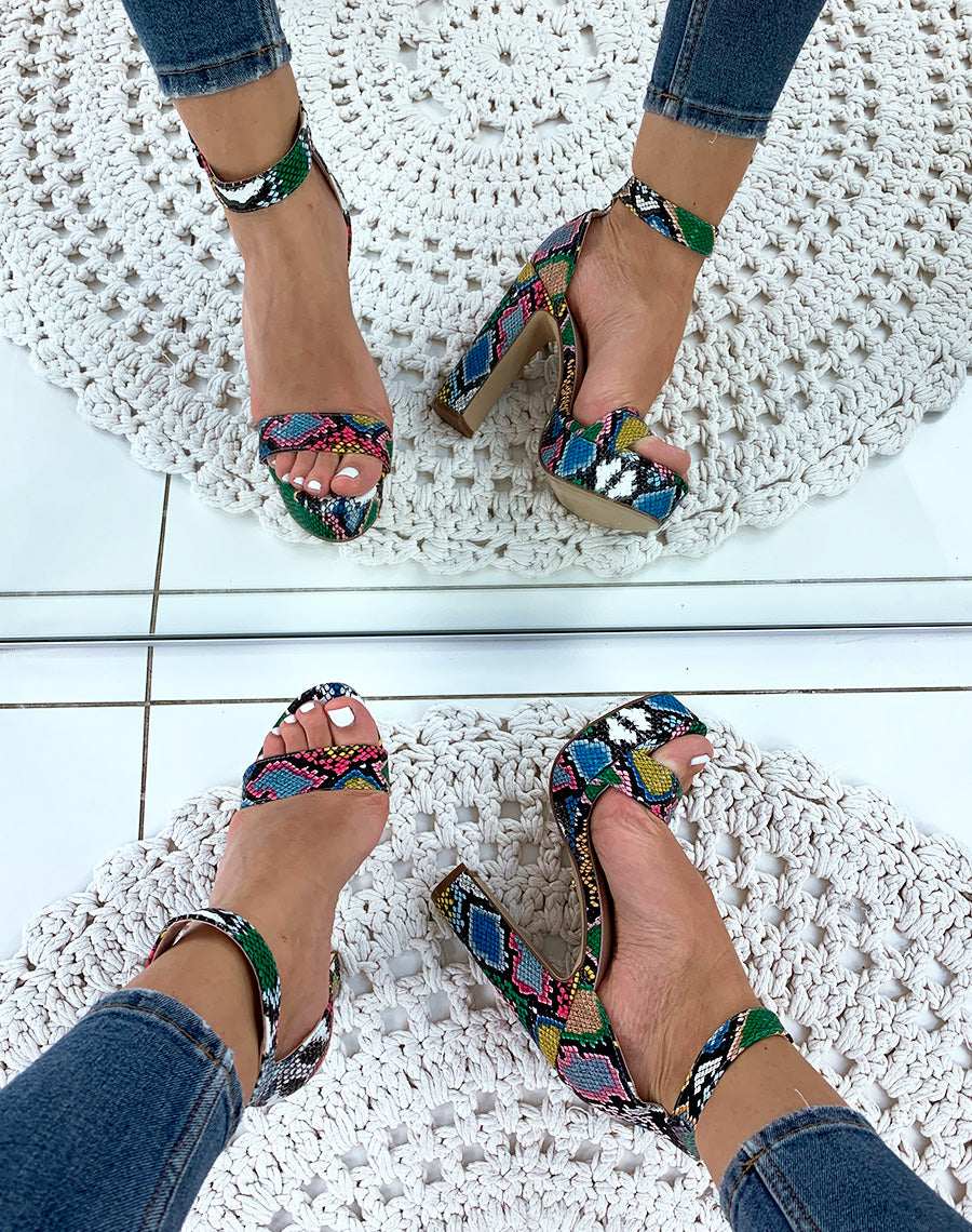 Sandale multicolore effet python