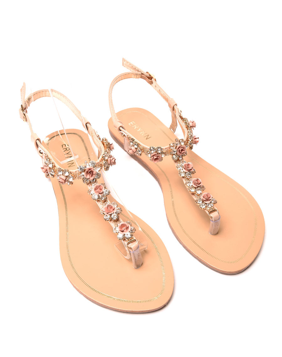 Sandale rose avec des perles en fleurs