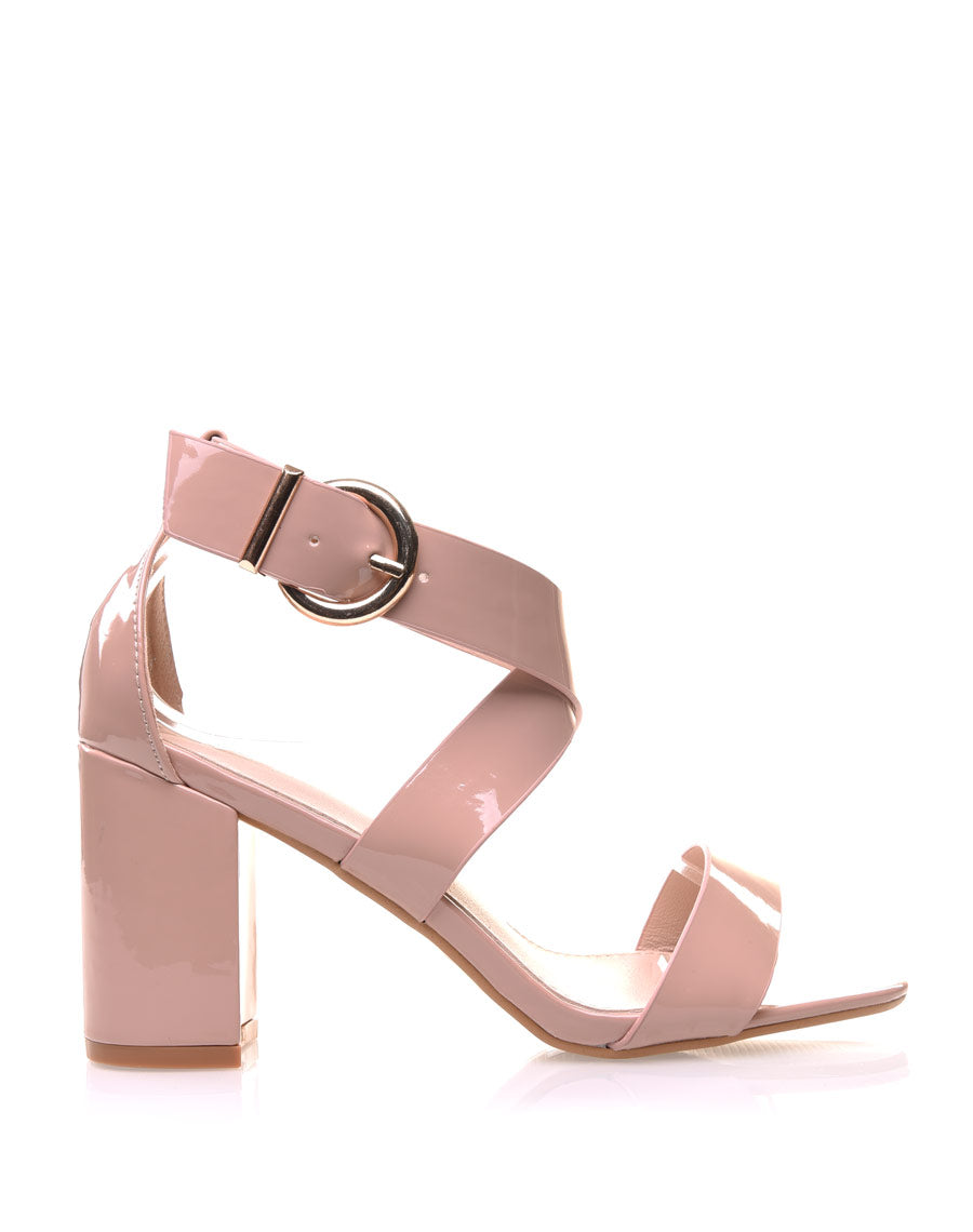 Sandale rose vernis