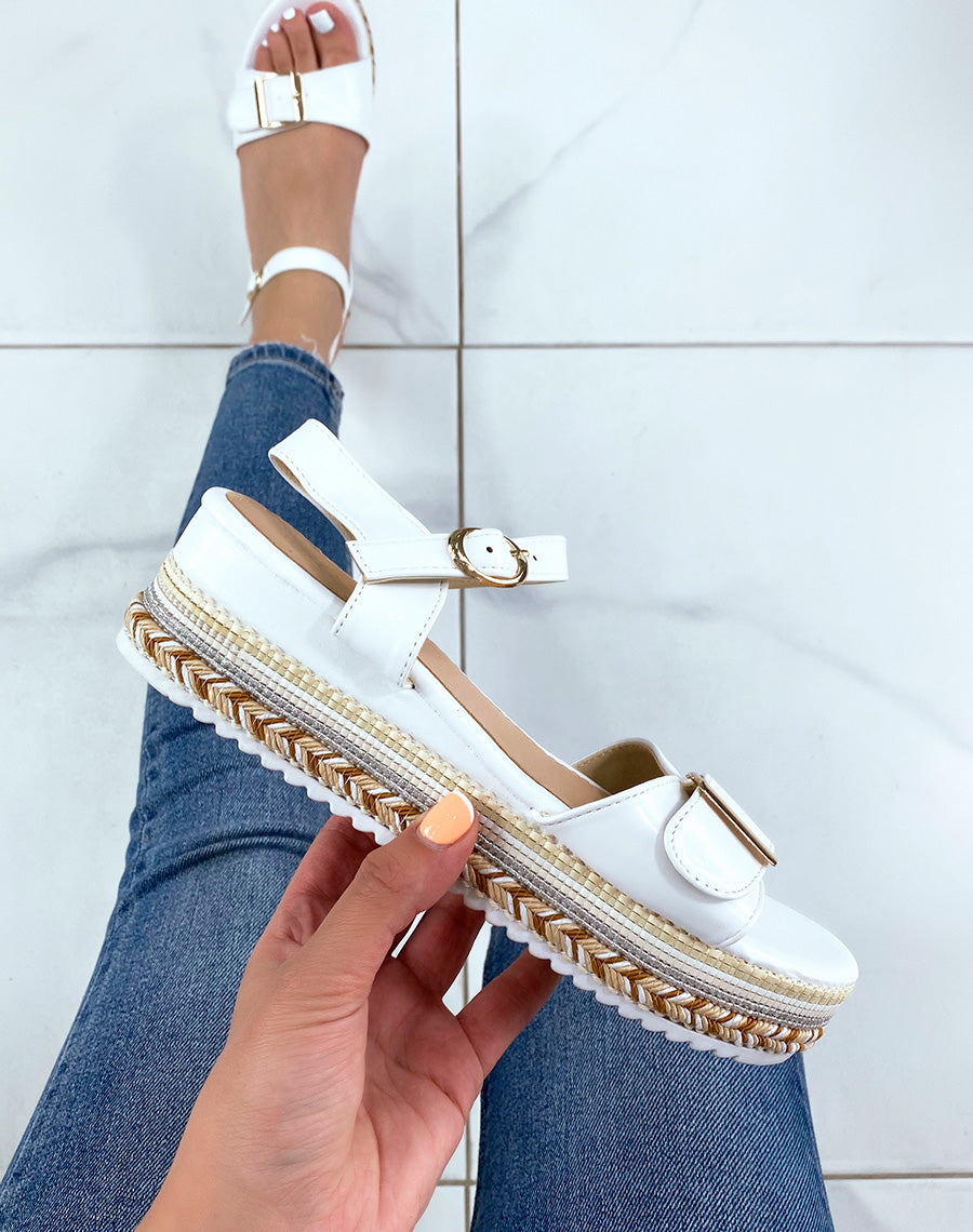 Sandales blanches à semelle épaisse bride ajustable et motifs aztèques