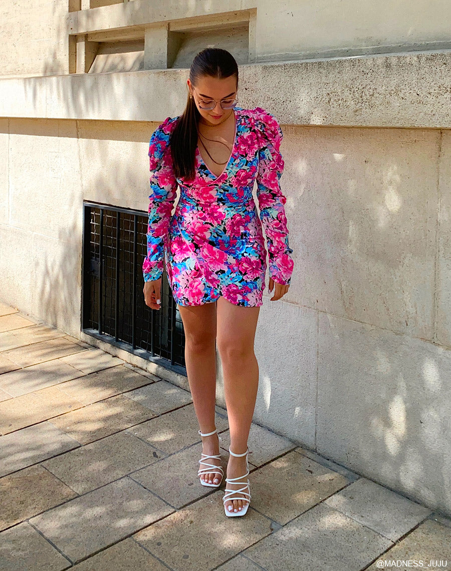 Sandales blanches à talon et multiples lanières