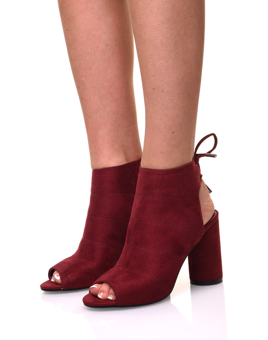 Sandales bordeaux en suédine à talons ronds 