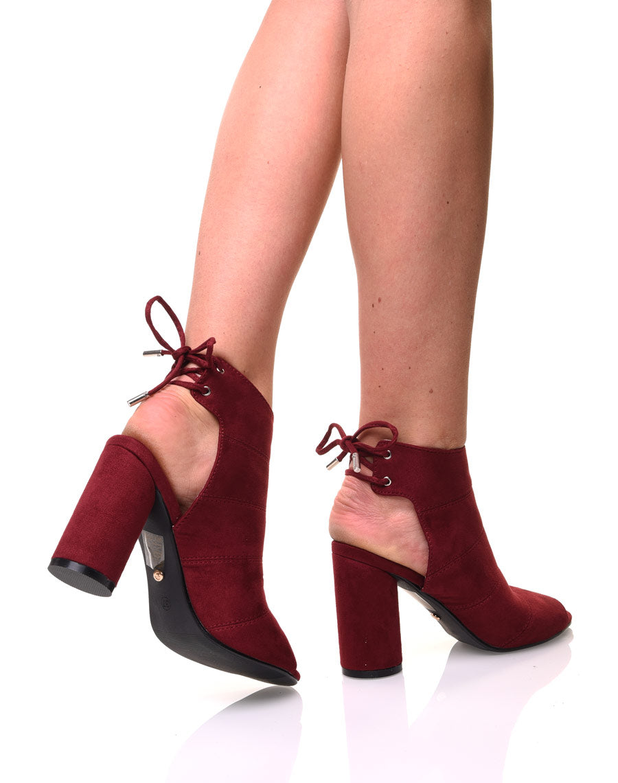 Sandales bordeaux en suédine à talons ronds 