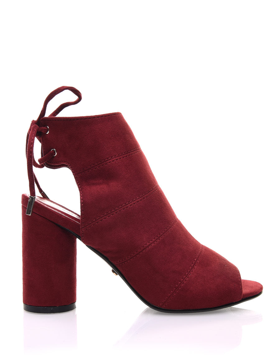 Sandales bordeaux en suédine à talons ronds 
