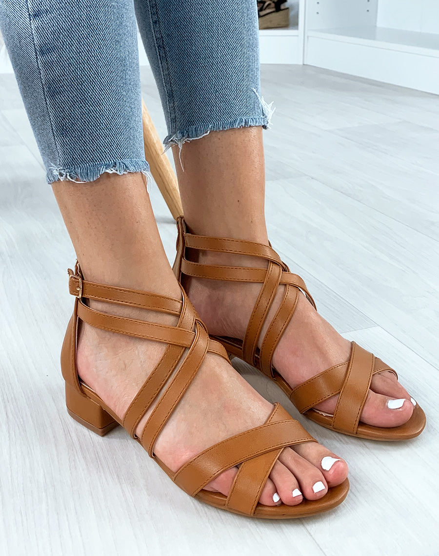 Sandales camel à multiples brides croisées