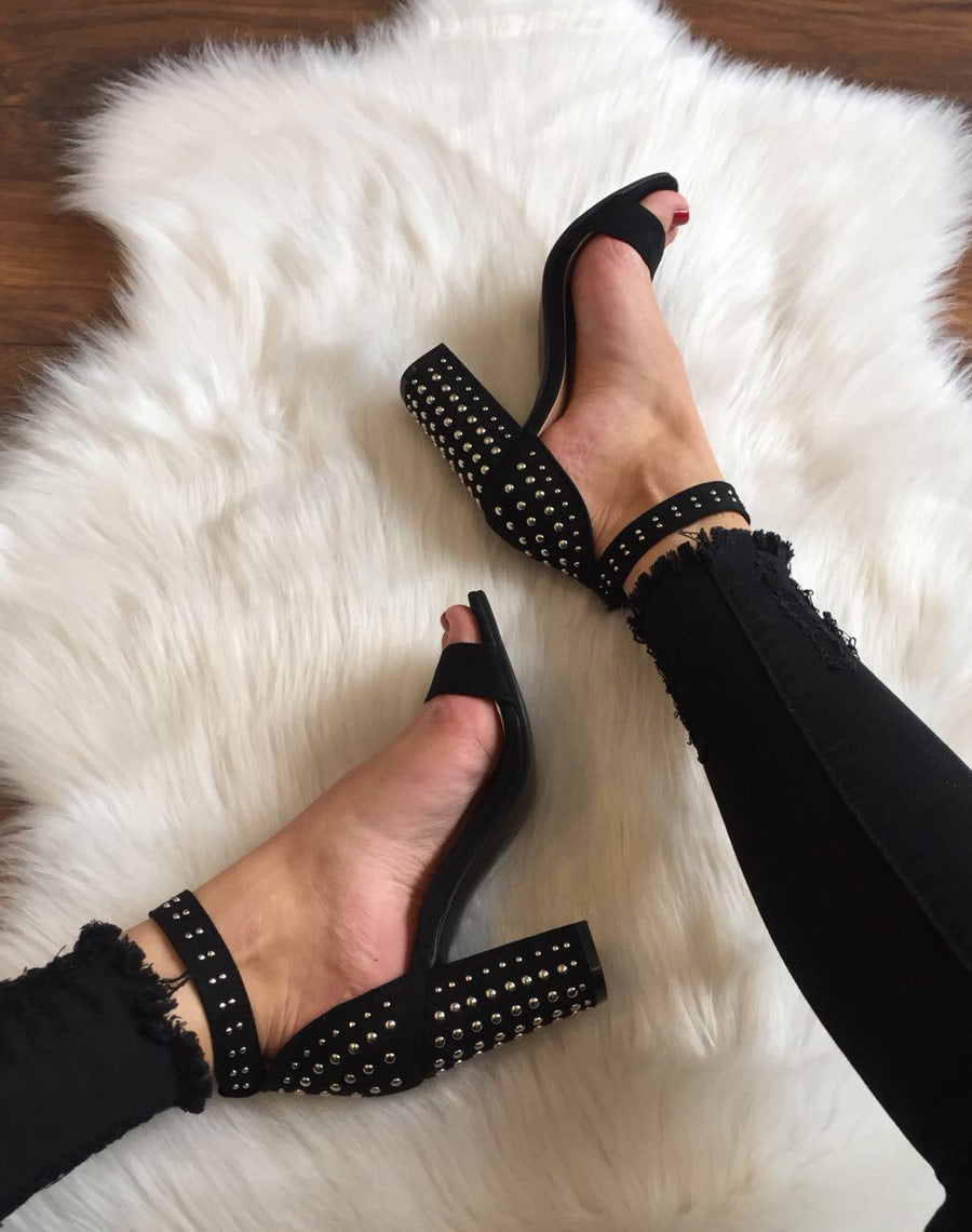 Sandales cloutées noires
