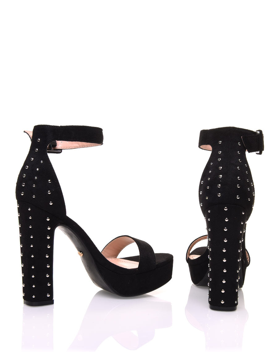 Sandales cloutées à plateformes noires