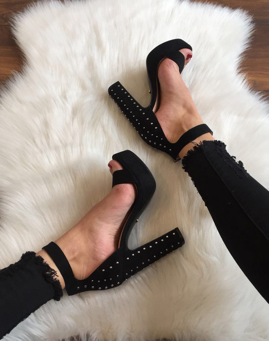 Sandales cloutées à plateformes noires